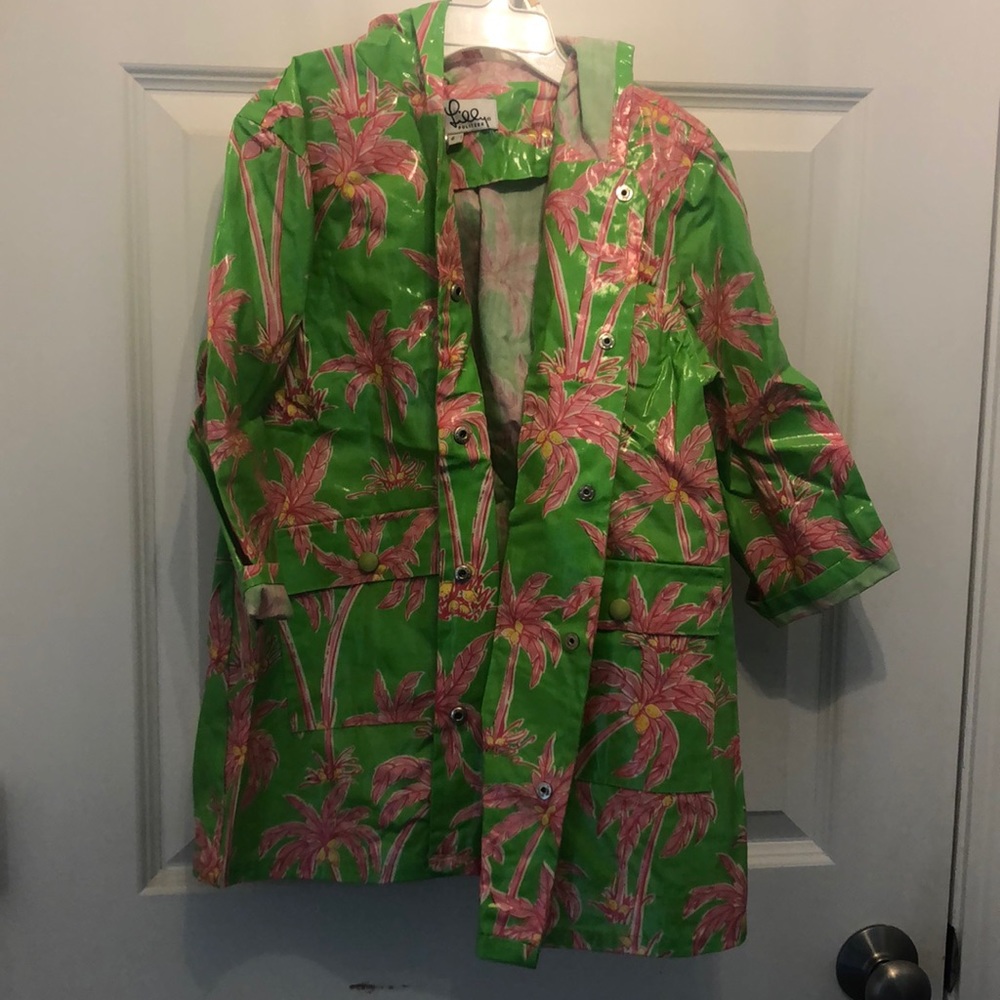 Size 6 Lilly Pulitzer rain coat with hood.